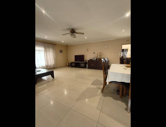 4 BEDROOM HOUSE TO LET IN VAALPARK